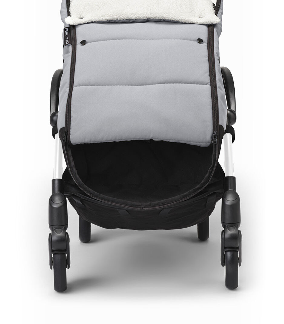 Stokke® YOYO3® 6+ Stone. White Frame. Footmuff, detail. galery image 7